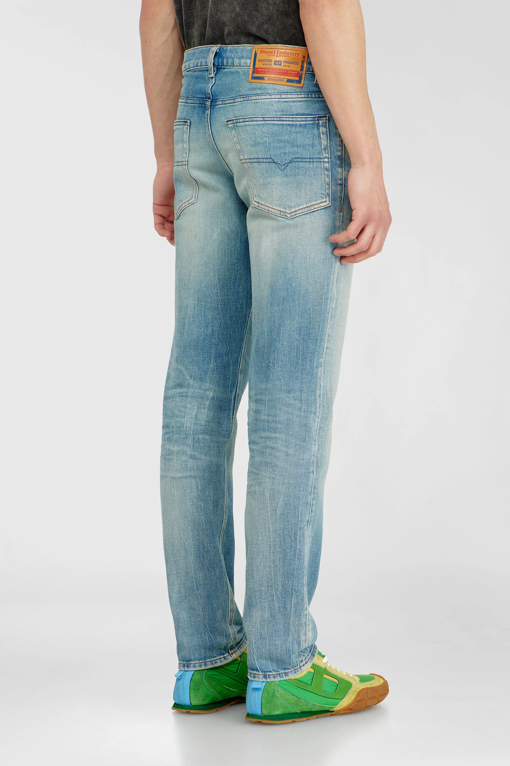 DIESEL - 2023 D-FINITIVE L.32 PANTALONI LIGHT BLUE 